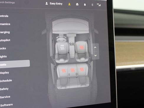 Used 2022 Tesla Model Y Long Range AWD/4WD image 21