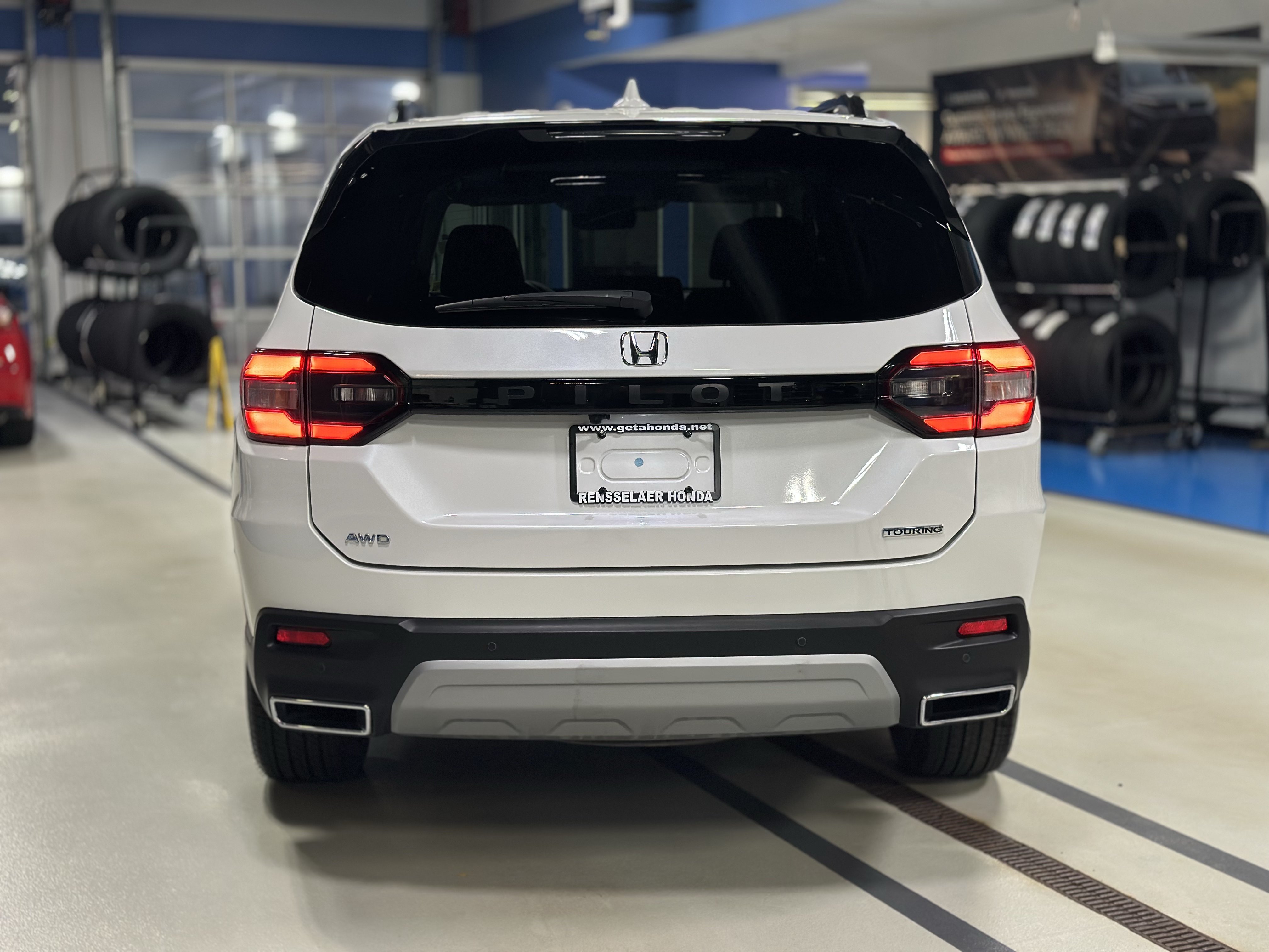 Used 2023 Honda Pilot Touring image 6