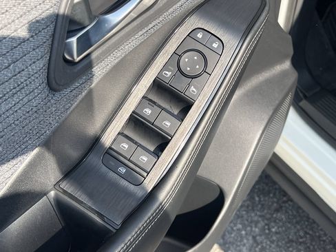 Certified 2023 Nissan Rogue SV FWD image 15