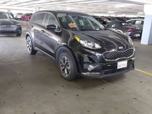 Used 2022 Kia Sportage LX FWD image 2