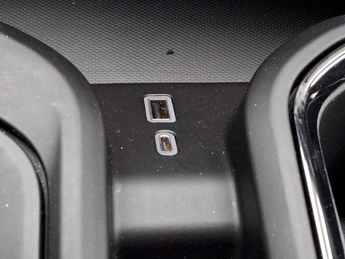 Used 2023 GMC Sierra 1500 AT4 image 25