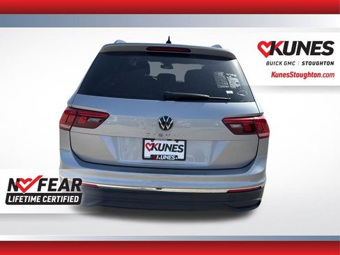 Used 2024 Volkswagen Tiguan S image 9
