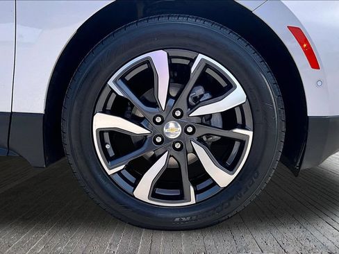 Used 2023 Chevrolet Equinox Premier FWD image 12