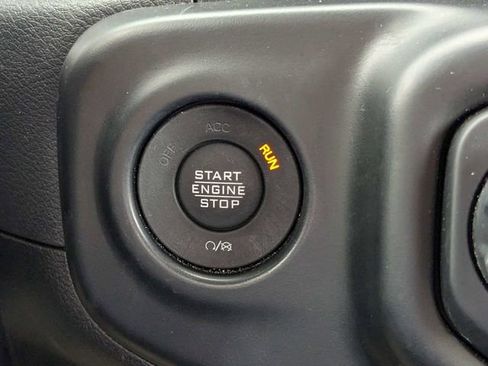Used 2022 Jeep Wrangler Unlimited Sahara w/ Safety Group AWD/4WD image 26