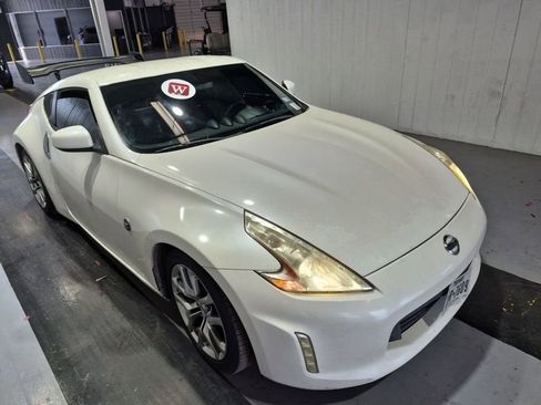 Used 2014 Nissan 370Z Coupe RWD image 1