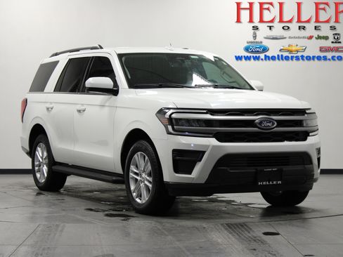 Used 2024 Ford Expedition XLT image 1