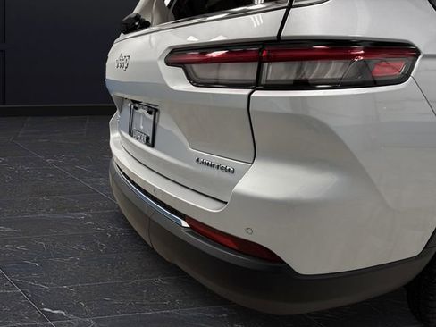 Used 2023 Jeep Grand Cherokee L Limited w/ Luxury Tech Group II image 35