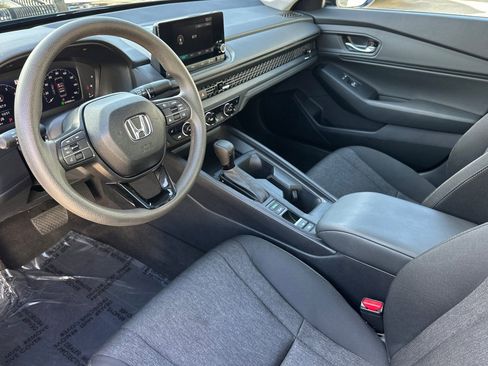 Used 2025 Honda Accord SE image 11