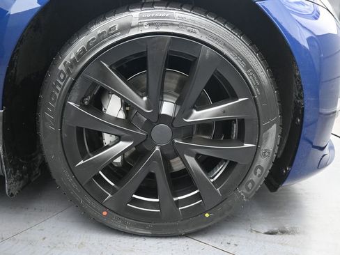 Used 2023 Tesla Model 3 Standard Range image 17