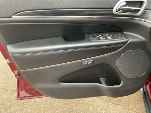 Used 2019 Jeep Grand Cherokee Limited w/ Luxury Group II image 10