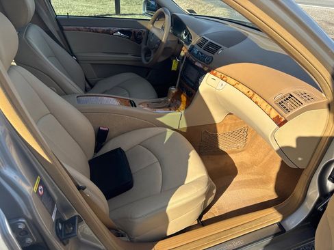 Used 2008 Mercedes-Benz E 350 Sedan image 22