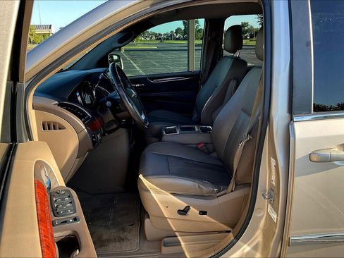 Used 2012 Chrysler Town & Country Touring w/ Entertainment Group #1 image 7