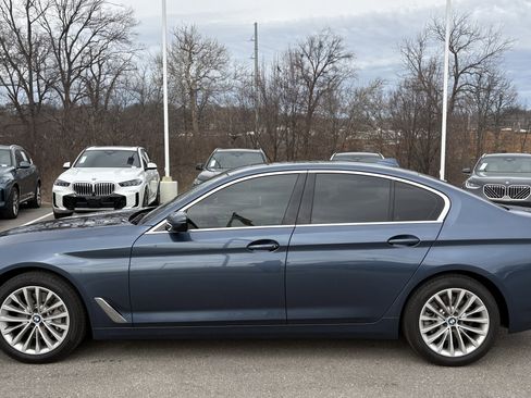 Used 2023 BMW 530i w/ Premium Package image 7
