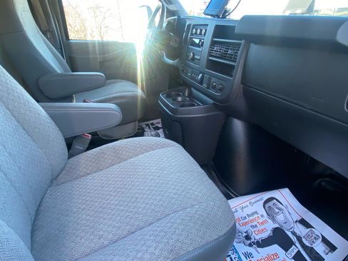 Used 2021 GMC Savana 3500 w/ Power Convenience Package image 19