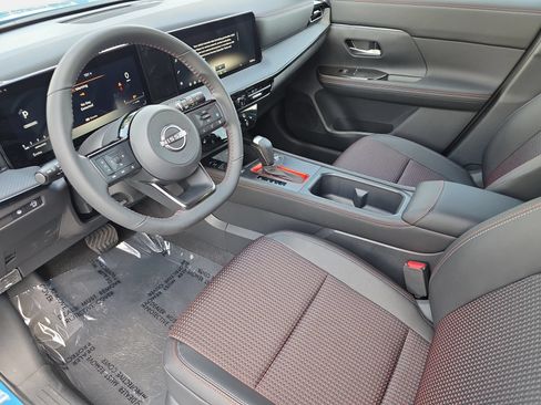 New 2026 Nissan Kicks SR w/ Cold Weather Package FWD image 16