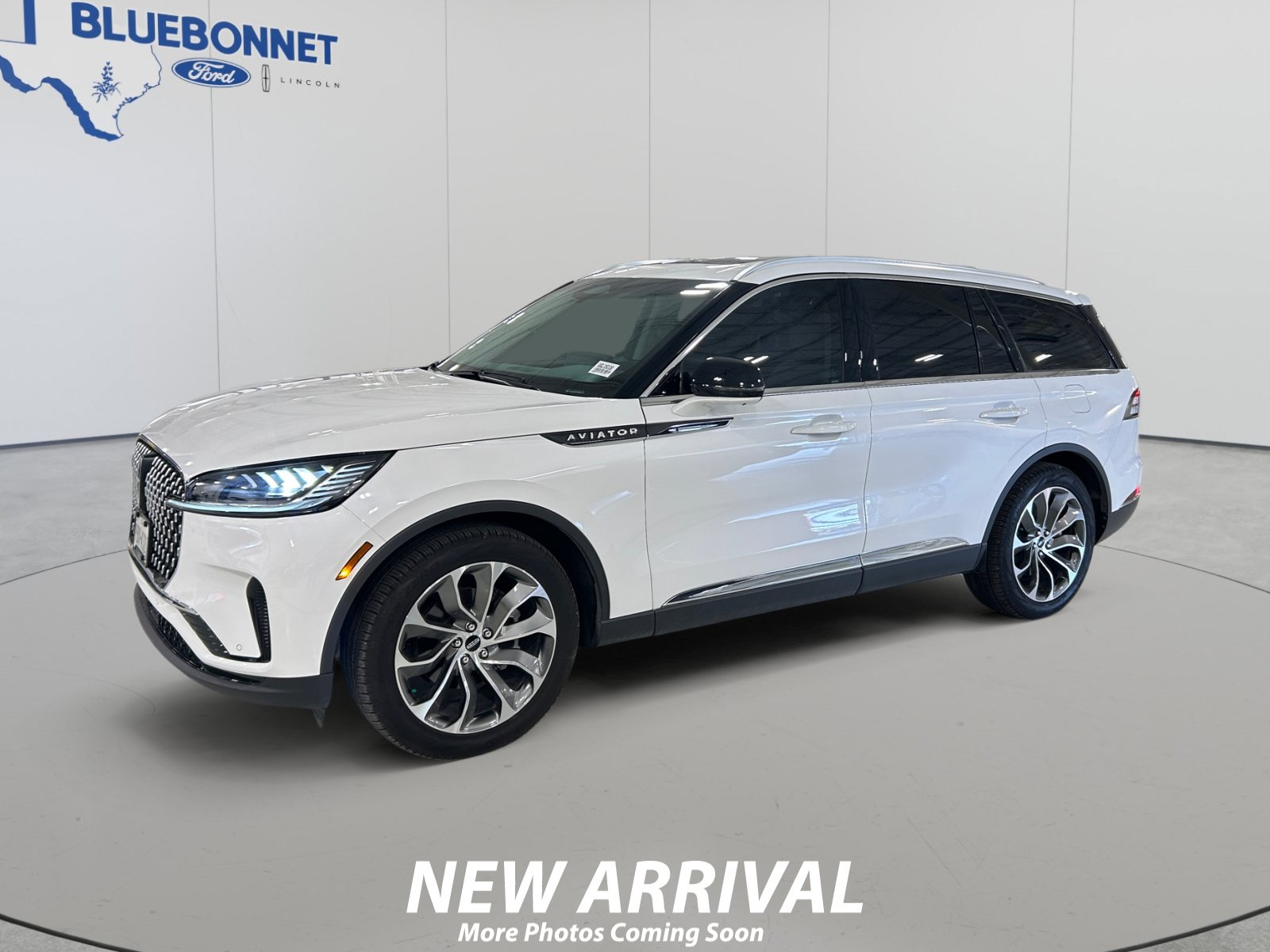 Used 2025 Lincoln Aviator 2WD image 1