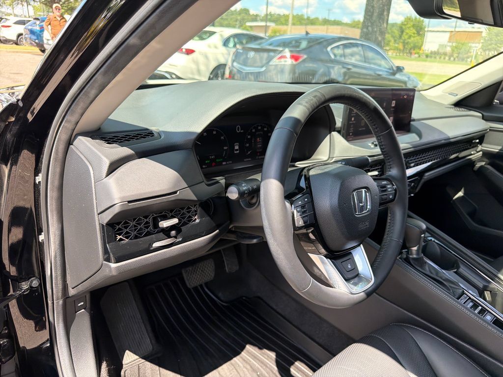 Used 2025 Honda Accord Touring image 26