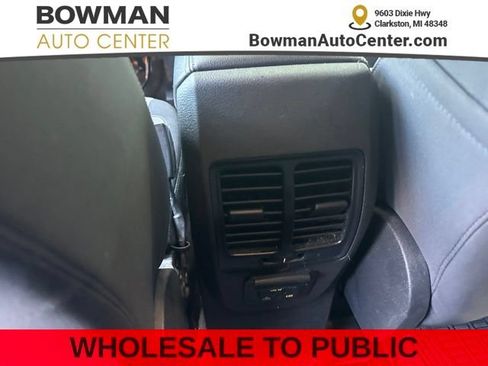 Used 2017 Ford Escape SE w/ SE Cold Weather Package AWD/4WD image 22