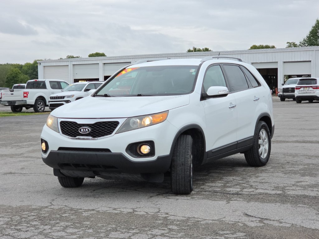 Used 2013 Kia Sorento LX w/ Convenience Pkg FWD image 3
