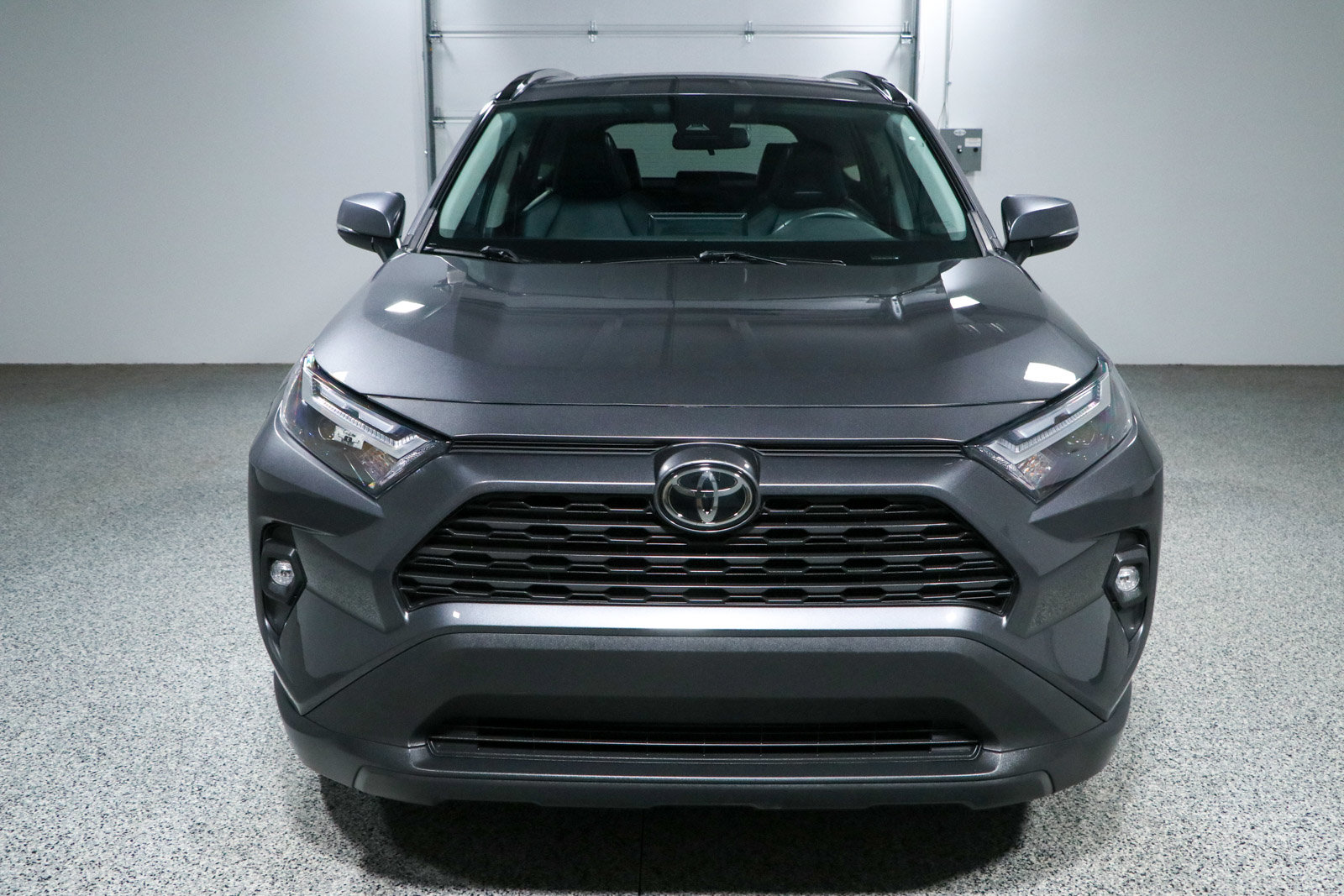 Used 2022 Toyota RAV4 XLE Premium FWD image 4