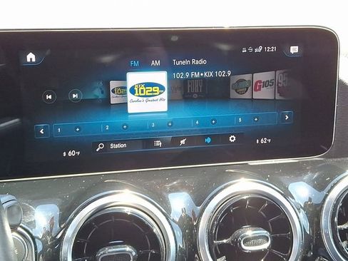 Used 2022 Mercedes-Benz GLA 250 4MATIC image 21