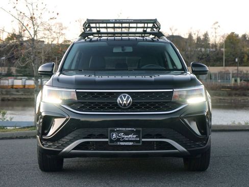 Used 2022 Volkswagen Taos SE image 8