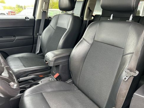 Used 2017 Jeep Patriot Sport w/ Power Value Group AWD/4WD image 14