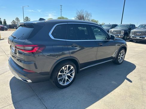 Used 2021 BMW X5 xDrive40i w/ Premium Package AWD/4WD image 39