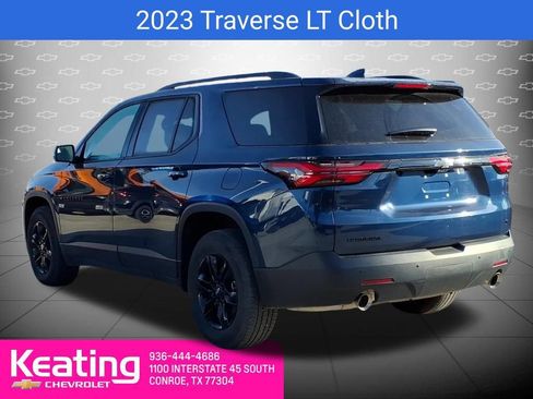 Used 2023 Chevrolet Traverse LT image 2