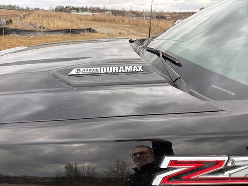 Used 2024 Chevrolet Silverado 2500 LTZ w/ LTZ Convenience Package image 11