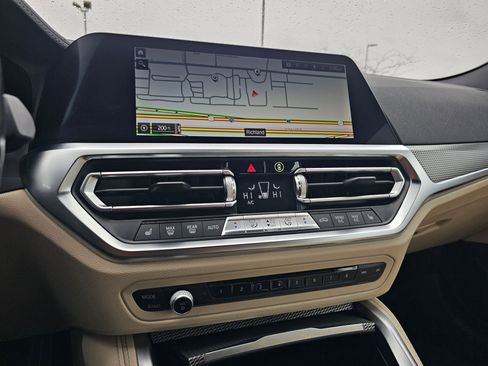 Used 2021 BMW M440i Convertible w/ Premium Package image 16