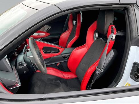 Used 2023 Chevrolet Corvette Stingray Preferred Conv w/ Z51 Performance Package RWD image 3