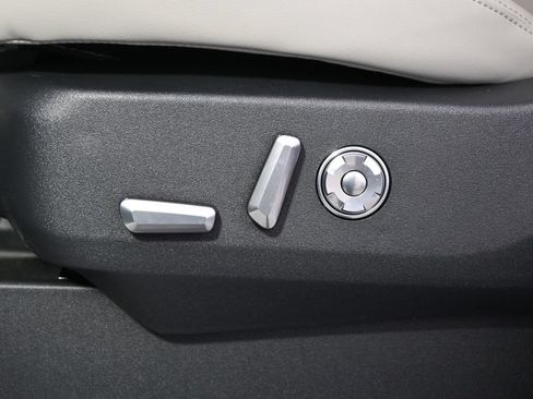 New 2026 Lincoln Navigator Reserve w/ Jet Appearance Package AWD/4WD image 13
