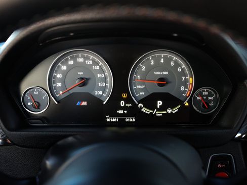 Used 2020 BMW M4 Coupe w/ Competition Package RWD image 32