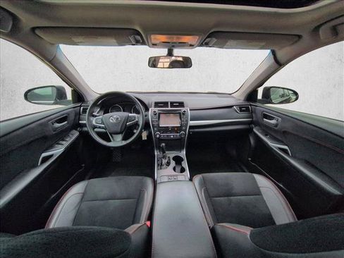 Used 2017 Toyota Camry XSE w/ Moonroof Package FWD image 16