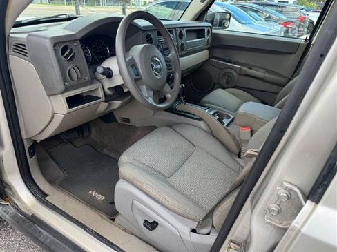 Used 2007 Jeep Commander Sport RWD image 9