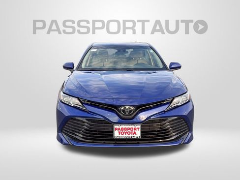Used 2018 Toyota Camry LE image 10