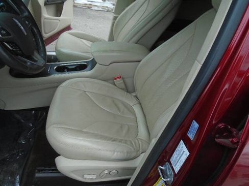 Used 2019 Lincoln MKC Reserve image 10