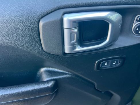 Used 2021 Jeep Wrangler Rubicon w/ Cold Weather Group image 12