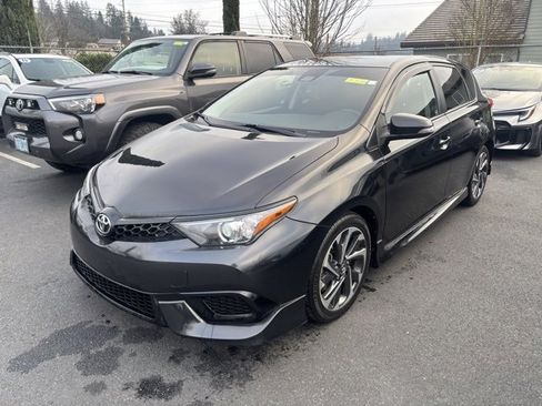 Used 2018 Toyota Corolla iM image 4