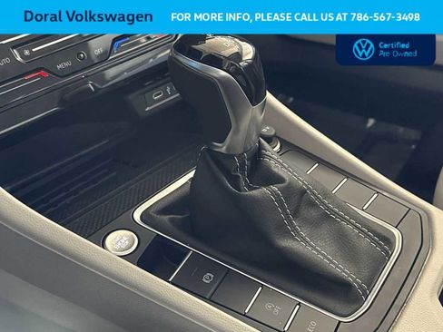 Used 2025 Volkswagen Jetta SE image 21