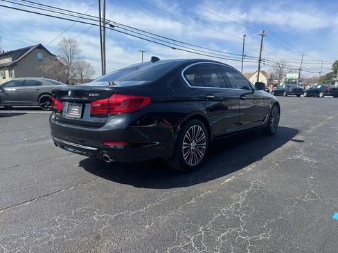 Used 2017 BMW 530i xDrive 530i xDrive Sedan 4D image 3