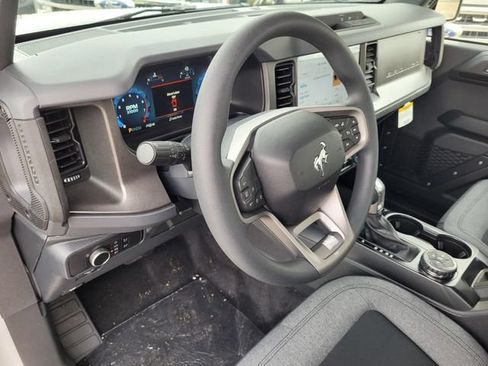 New 2025 Ford Bronco 4-Door AWD/4WD image 9