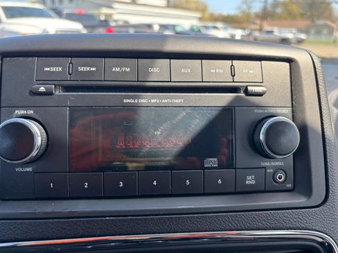 Used 2014 Dodge Grand Caravan American Value Package image 12