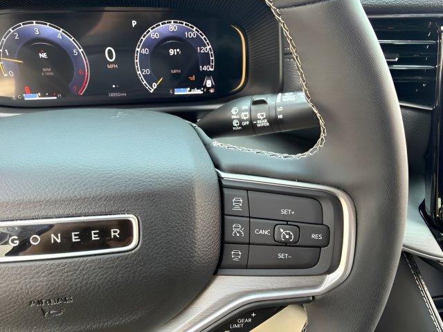 Used 2025 Jeep Wagoneer Series III w/ Premium Group I AWD/4WD image 17