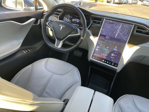 Used 2014 Tesla Model S image 12