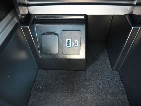 Certified 2023 Ford Explorer ST-Line w/ Class IV Trailer Tow Package image 30