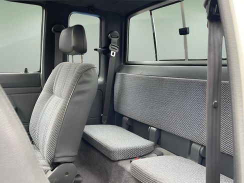 Used 1994 Toyota Pickup DX image 17