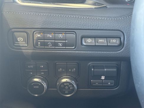 Certified 2024 GMC Yukon XL Denali w/ Max Trailering Package image 18