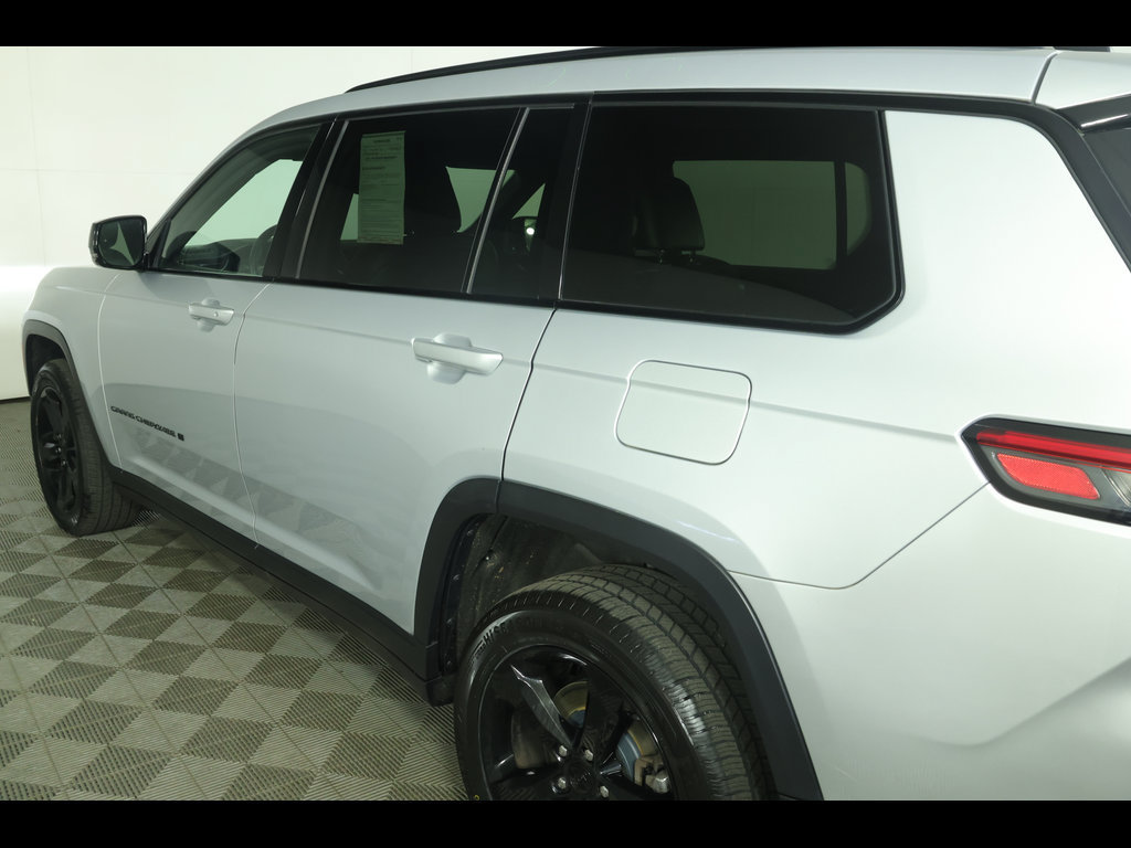 Used 2022 Jeep Grand Cherokee L Laredo AWD/4WD image 19